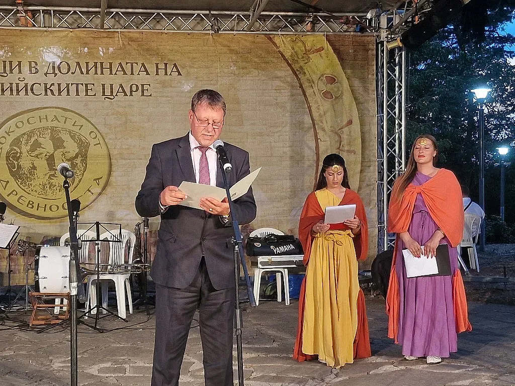 Легендарен учен с приз в Долината на тракийските царе
