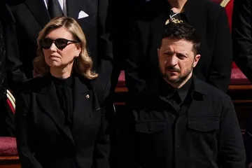 Стана ясно защо Зеленски захвърли военната униформа