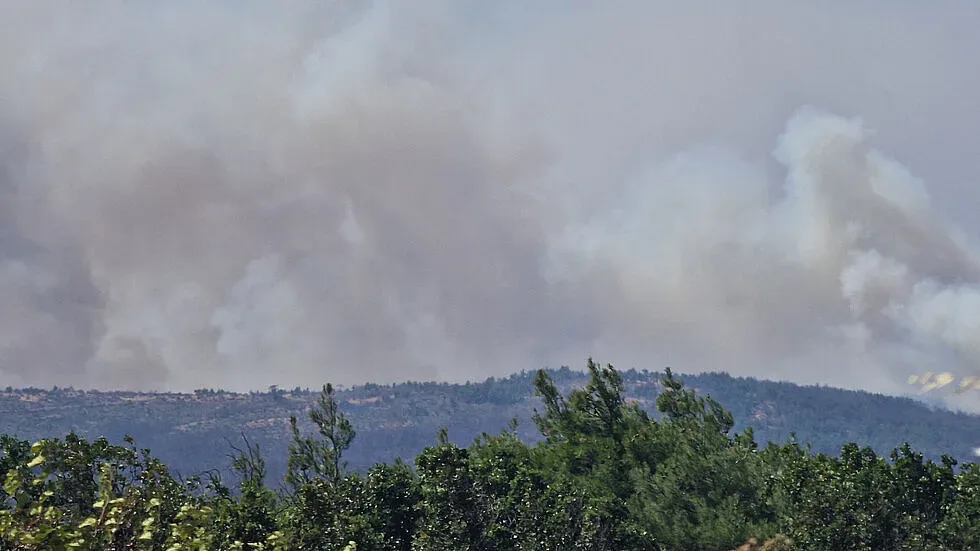 Кошмар в Гърция. Гори градът на коприната