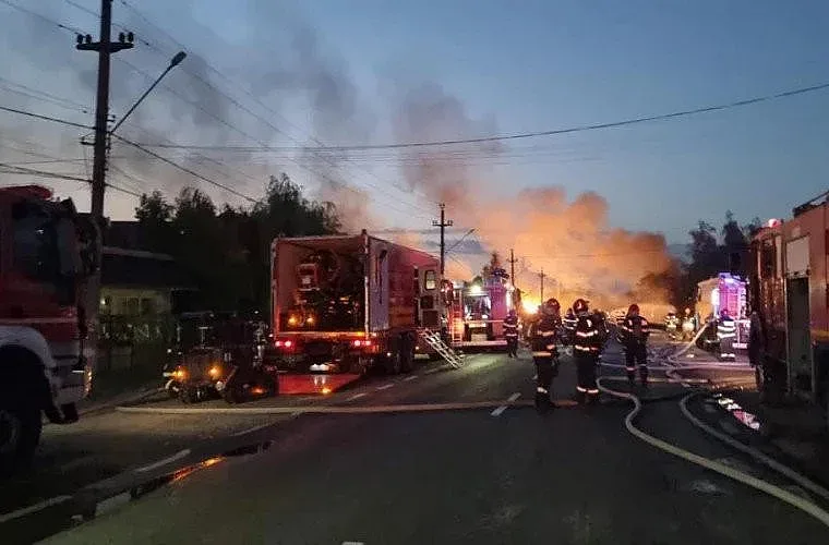 Лъсна истина за газостанцията. Претърсват се офиси