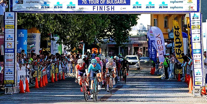 121 колоездачи стартираха в 70-ата колоездачна обиколка