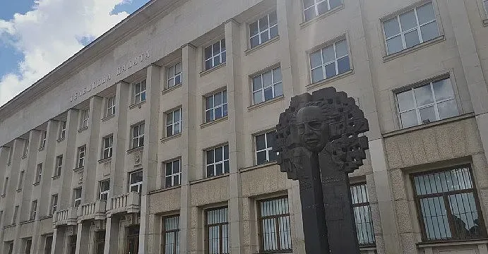 Нови планове за идеалния център. Каква е съдбата на телефонната палата