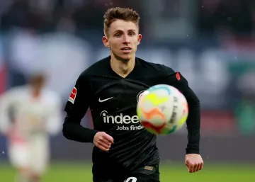 Айнтрахт с мегатрансфер преди реванша с Левски