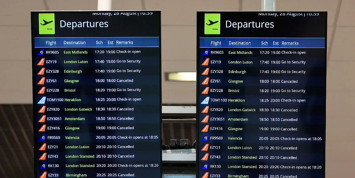 Пътници си скубят косите по летища в Англия. Хаосът продължава