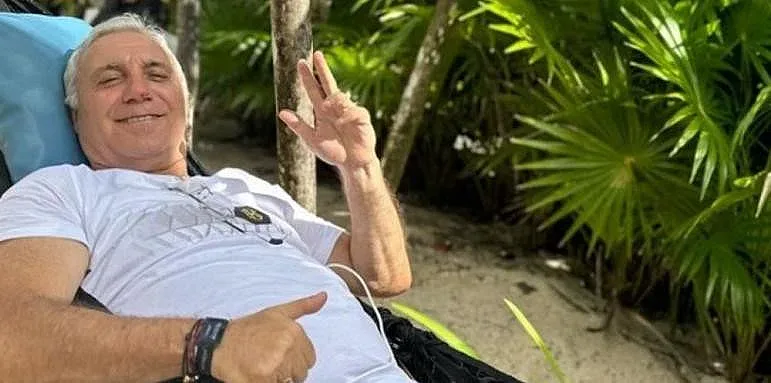 Рай! Кой глези Христо Стоичков на морето (Снимки)