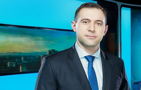 Жега в ефир! Злати Йочев показа банските си СНИМКИ