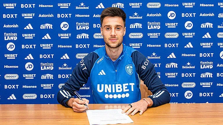 Удар! Наш национал пред трансфер във финалист в ШЛ