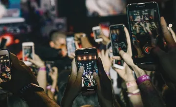 Обрат с телефоните! Изключват част от мобилните мрежи