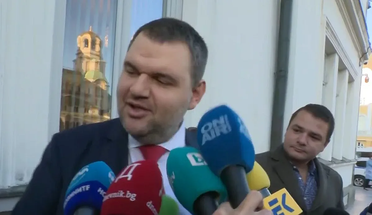 Пеевски с пълна подкрепа за "Пирогов".Удари самозабравили се чиновници