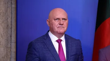 Страшен скандал в училище, писали оценки на починала ученичка