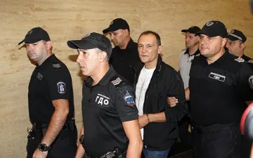 Божков доволен. Публично благодари