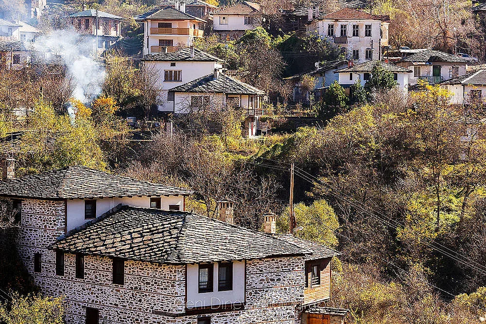 Колко струват къщите на село