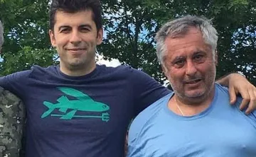 Страшен скандал с Татко Петко! Хвали съветника на Тагарев