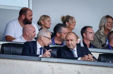 Спипаха ги! Какво си казаха Радев и Денков СНИМКИ