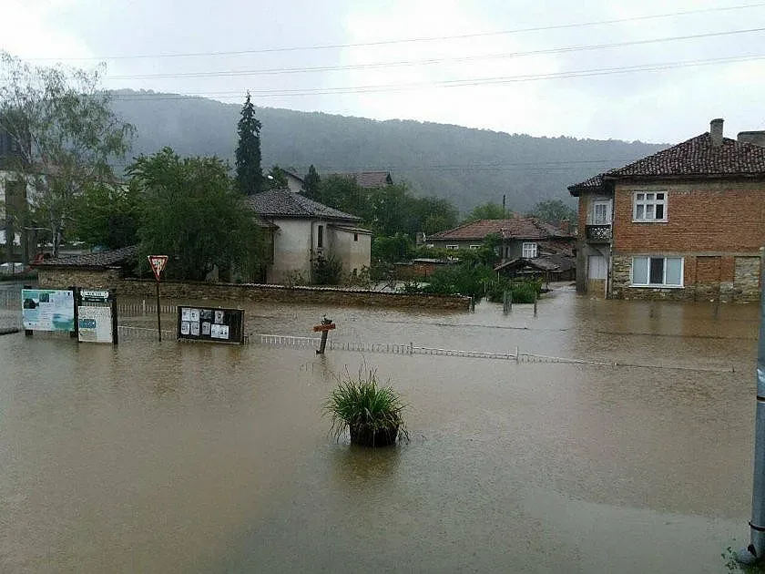 Адът слезе в село Кости. Всичко е отнесено