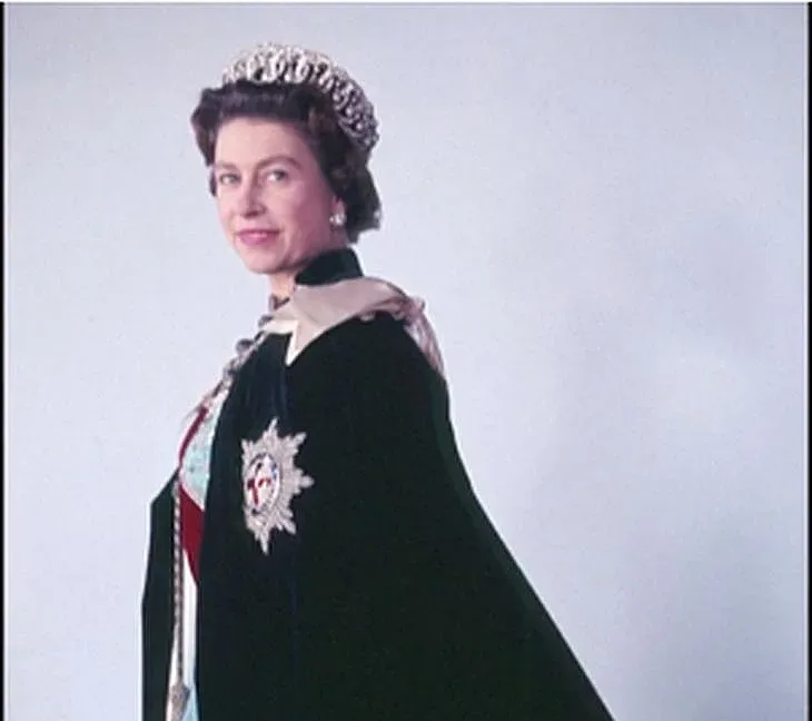 Изненада! Появи се невиждана снимка на Елизабет