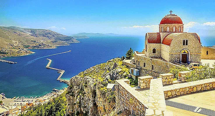 Топ 10 на летните дестинации, по които българите полудяха