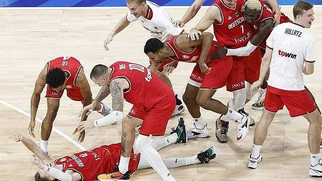 Фурор! Исторически мач на световното по баскетбол