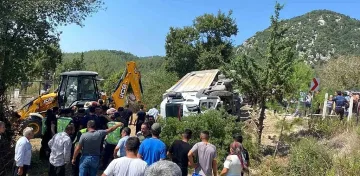 Камион се вряза в хора на погребение, трагедията е огромна