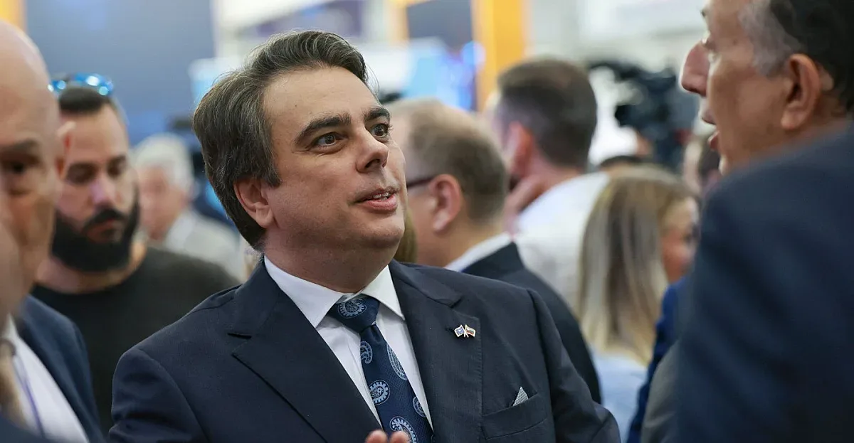 Извънредно от Асен Василев. Нещо ще се случи до края на годината