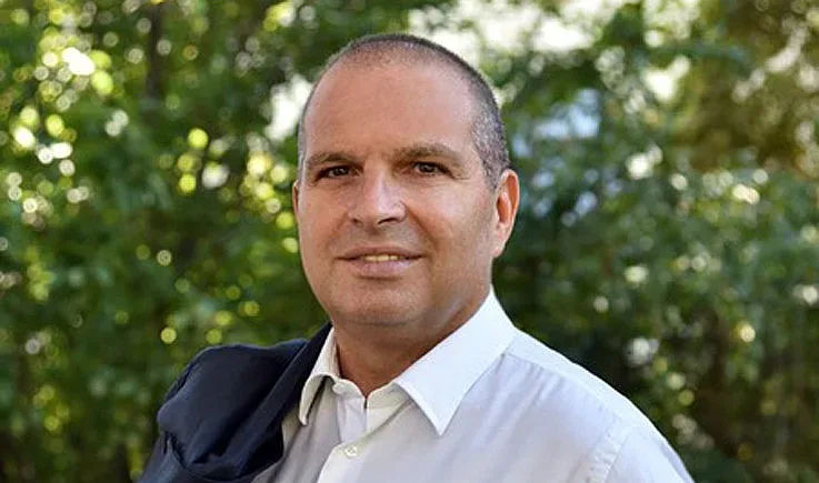 Народното събрание започна с декларация на ИТН за ремонтите по пътищата