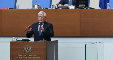 Земеделският министър готви тесла за вноса на храни от Украйна