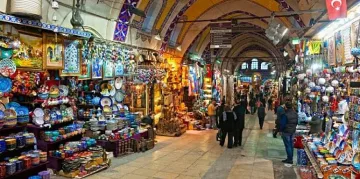 Български и гръцки туристи пълнят кошниците в Турция