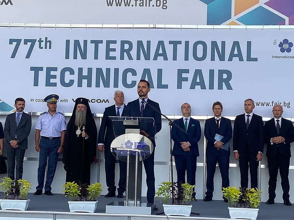 Икономическият министър откри есенния панаир в Пловдив