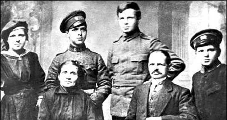 Превратът, който слага край на живота на Смирненски