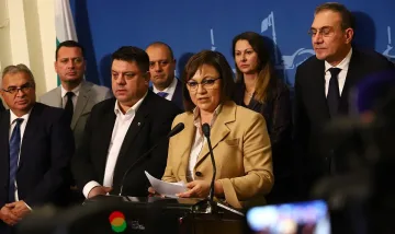 Нинова влетя в скандала със зърното. Удари зърнарите с лимузини