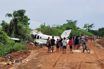 Ад в небето. 14 загинаха в самолет