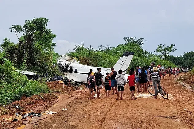 Ад в небето. 14 загинаха в самолет