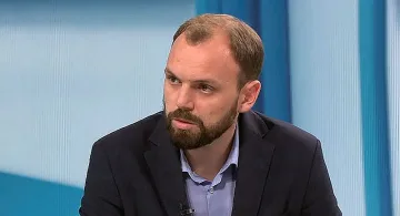 Чистят имиджа на Мустафа Емин след скандала в Пирогов