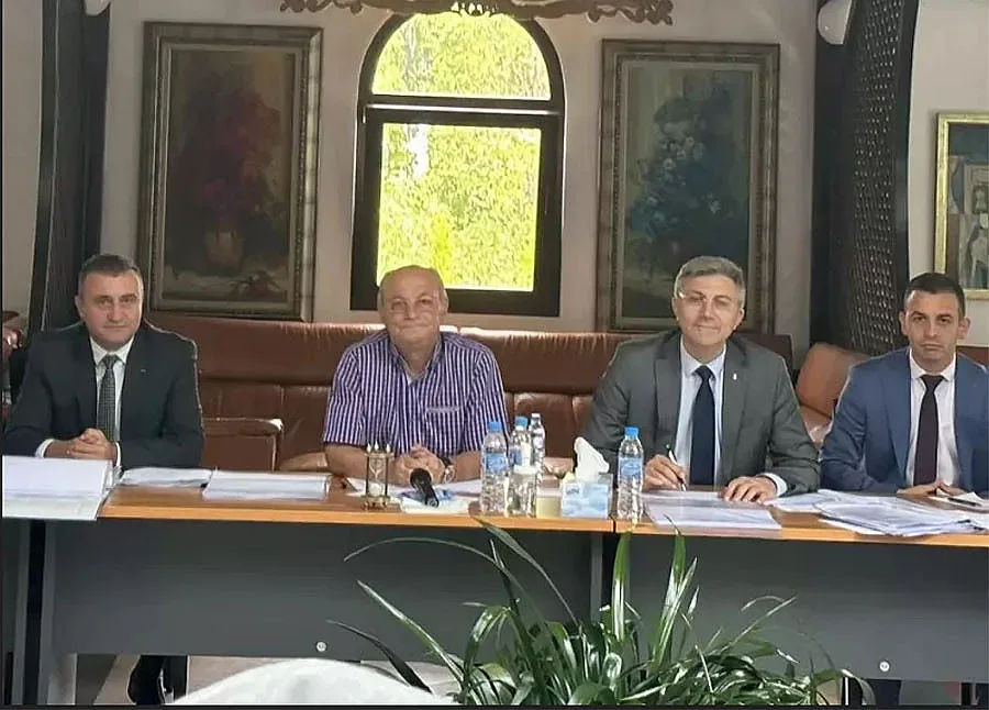 Уникално в ДПС! Изпит за кметове при Доган (СНИМКИ)