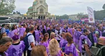 Напрежение на миньорския протест в София, полицията се намеси