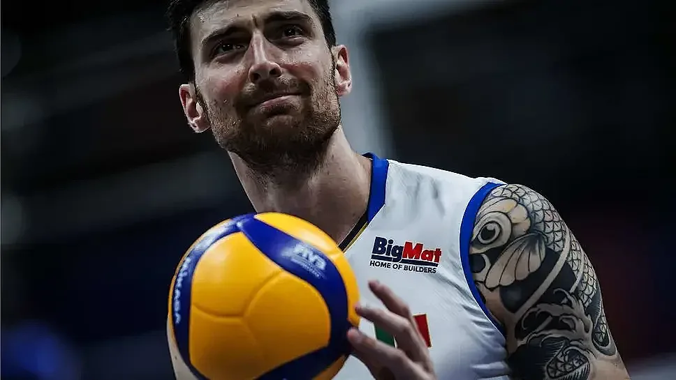 Сълзи в очите! Световна звезда утешава наш волейболист