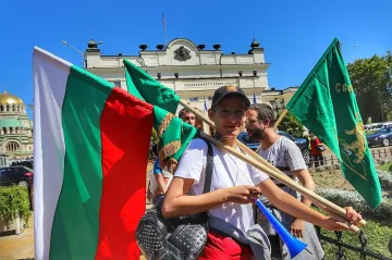 Нов протест пред парламента! "Възраждане" се вдигна