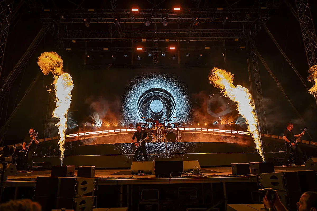 Музиката на HILLS OF ROCK 2025 изстреля фестивалното лято на макс