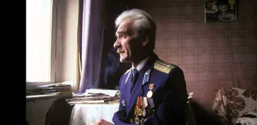Офицерът Петров спаси света, но умря в мизерия