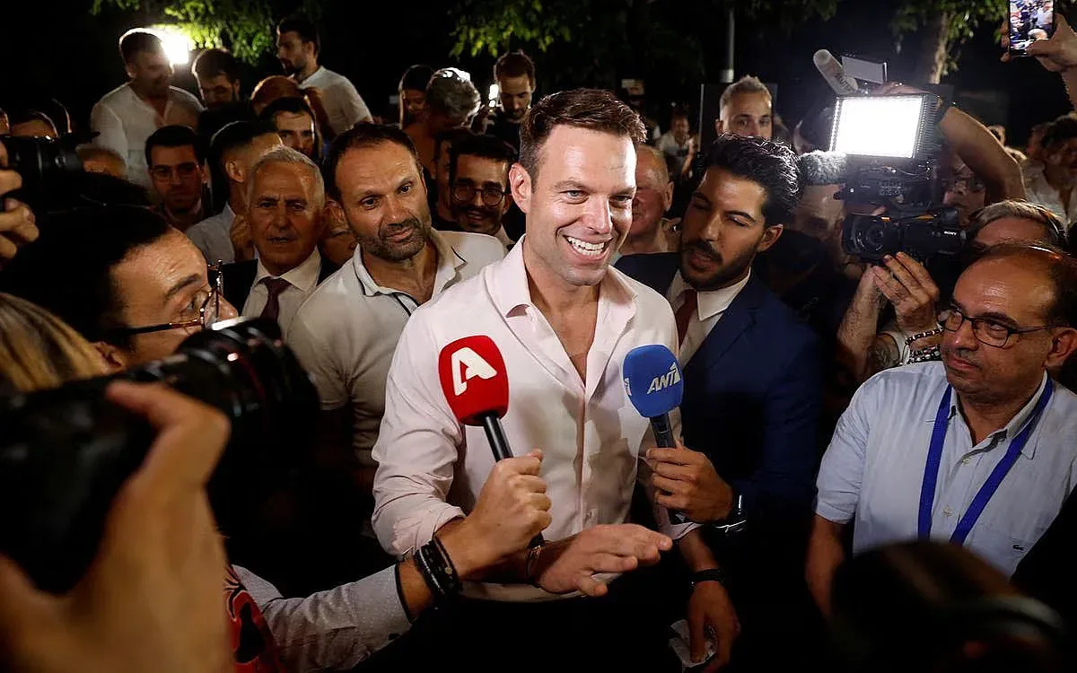 Гръцката СИРИЗА избра открит гей за свой лидер