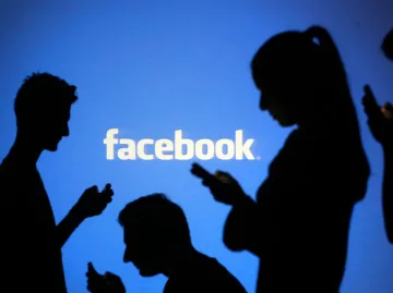 Facebook вече позволява създаване на до четири допълнителни профила