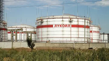 Страшен скандал за "Лукойл". Къде са парите?