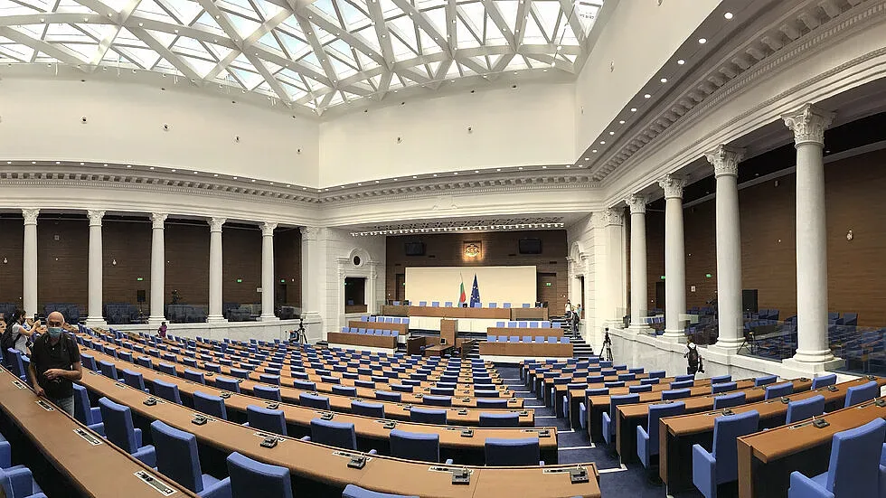 Край! Отрязаха Радев за ДАНС, ДАР и ДАТО