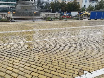 Слънцето изгря за софиянци. Жълтите павета вече са готови