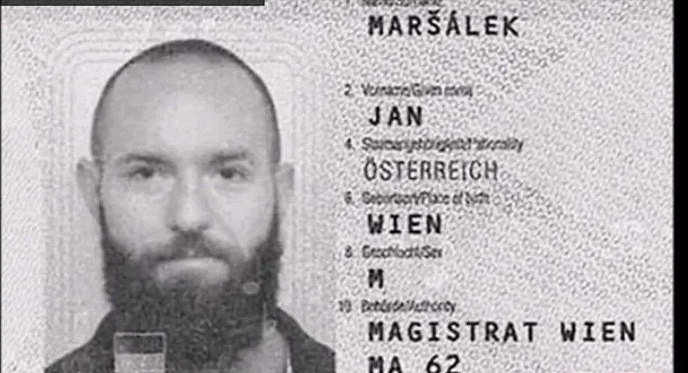 Разобличиха "мозъка" зад българите шпиони на Острова