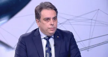Почна се. Бюджетната комисия посече данъчните закони на Асен Василев