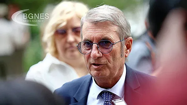 Здравният министър каза носи ли оставка в джоба си