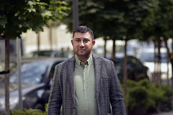 Контрера към ЦИК: Български гражданин ли е Зографски от листата за СОС на ПП-ДБ (Спаси София)