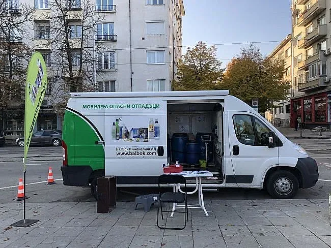 Акция в 3 столични квартала, какво събират