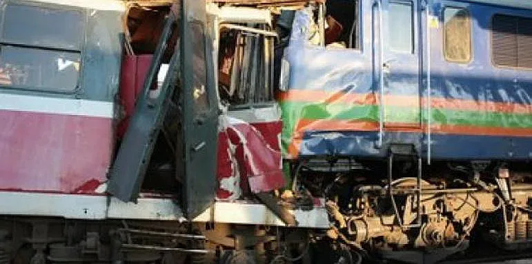 Страшна катастрофа. Два влака се сблъскаха в Полша